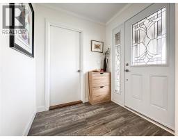 276 FAIRWAY CRES - 3