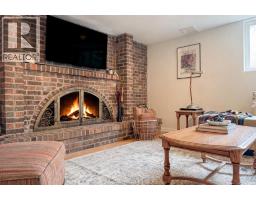 276 FAIRWAY CRES - 31