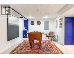 276 FAIRWAY CRES - 35