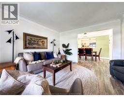 276 FAIRWAY CRES - 5