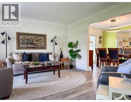 276 FAIRWAY CRES - 8