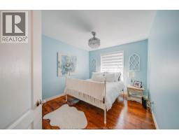 412 ROSEWOOD DRIVE - 27