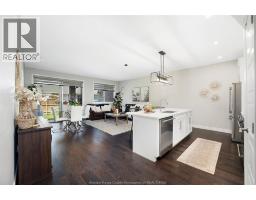 211 LIVINGSTONE CRESCENT - 12