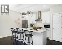 211 LIVINGSTONE CRESCENT - 21