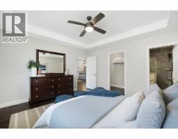 211 LIVINGSTONE CRESCENT - 27