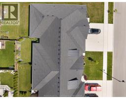 211 LIVINGSTONE CRESCENT - 38