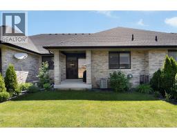 211 LIVINGSTONE CRESCENT - 6