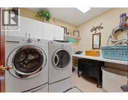 270 Irwin AVENUE - 18