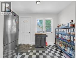 908 WINDERMERE ROAD - 26