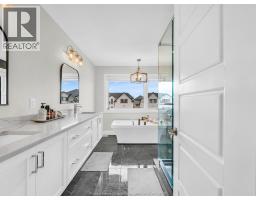 192 WHELAN DRIVE - 26