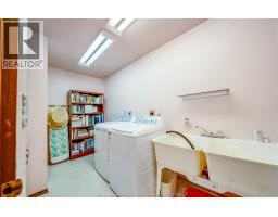 468 AMBERLY - 15