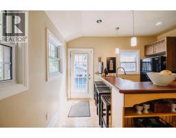 786 Monmouth ROAD - 13