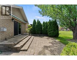 1077 HACIENDA WAY - 33