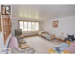 1435 ST. CLAIR AVENUE - 13