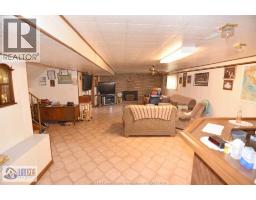 1435 ST. CLAIR AVENUE - 32