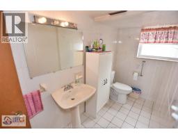 1435 ST. CLAIR AVENUE - 36