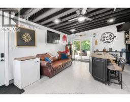 31 DANA DRIVE - 21