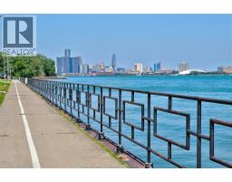 3936 WYANDOTTE STREET East UnitNo. 713 - 33