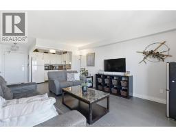 3936 WYANDOTTE STREET East UnitNo. 713 - 8