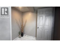 9793 LYNNGROVE CRESCENT - 36