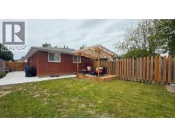 9793 LYNNGROVE CRESCENT - 44