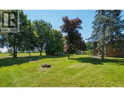 1732 Belle River ROAD - 43