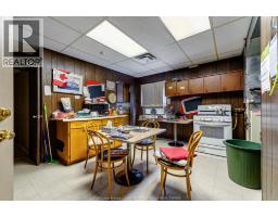 2330-2334 McDougall - 17