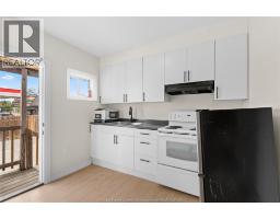 939 WYANDOTTE STREET East - 10