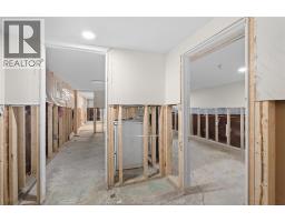 939 WYANDOTTE STREET East - 16