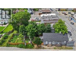 939 WYANDOTTE STREET East - 27