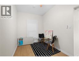 939 WYANDOTTE STREET East - 30