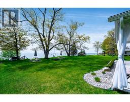 952 Hiawatha Beach - 37