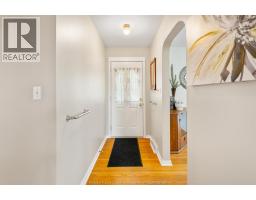 34 Melrose AVENUE - 11