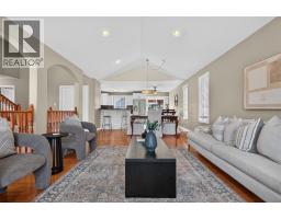 3121 TROUP CRESCENT - 9