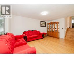 3444 HEMLOCK - 6