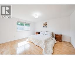 386 WOODRIDGE - 22
