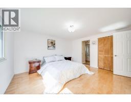 386 WOODRIDGE - 23