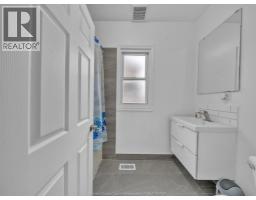 1096 HALL - 16