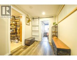 21 ELLA STREET South - 32
