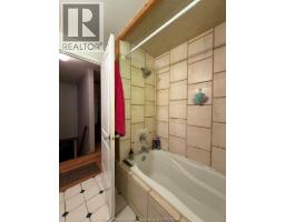 1566 CURRY AVENUE - 14