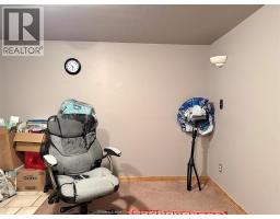 1566 CURRY AVENUE - 16