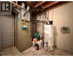 1566 CURRY AVENUE - 18
