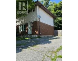1566 CURRY AVENUE - 2