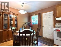 1566 CURRY AVENUE - 7
