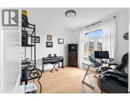 223 Livingstone CRESCENT - 29