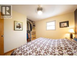 971 FAIRVIEW BOULEVARD - 18