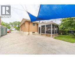 971 FAIRVIEW BOULEVARD - 36