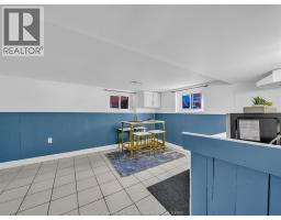 894 DOUGALL - 32