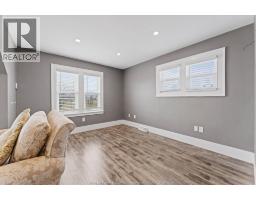 4590 WALKER ROAD - 8