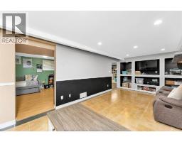 114 GLOUCESTER DRIVE - 25